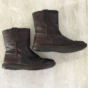 UGG Aliso Leather Boots - Size 12
